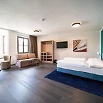 Blackhome Boutique I Contactless Check-in Innsbruck