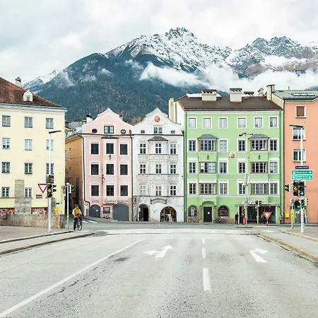 Blackhome Boutique I Contactless Check-in 3*