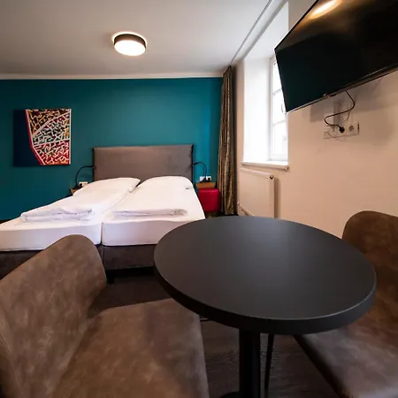 Blackhome Boutique I Contactless Check-in Innsbruck