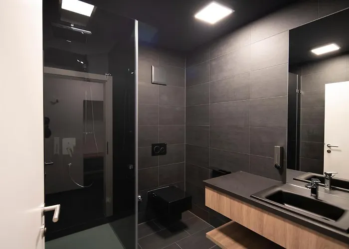 Blackhome Boutique I Contactless Check-in