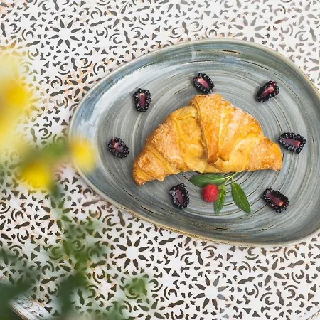 Blackhome Boutique I Contactless Check-in