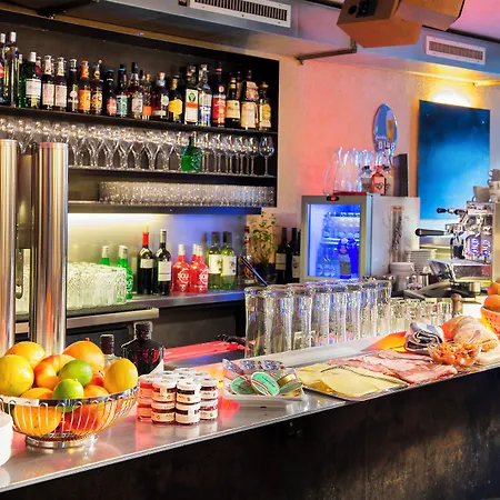 Blackhome Boutique I Contactless Check-in